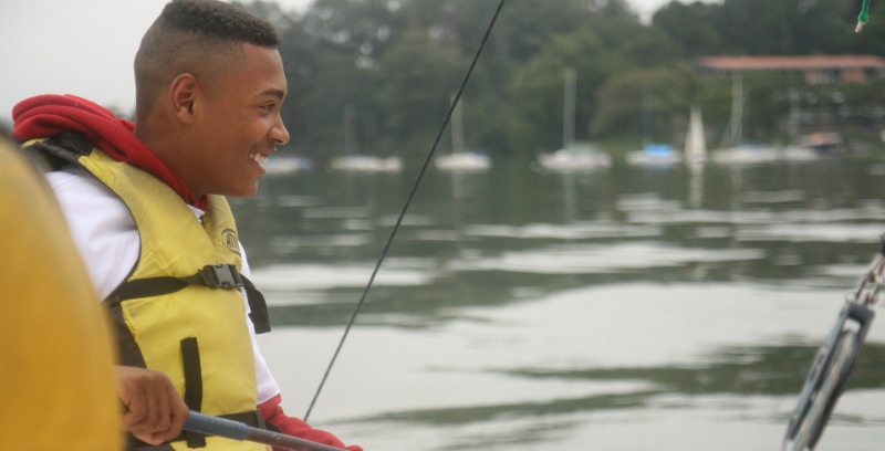 Projeto Sailing Sense oferece passeios de veleiro para pessoas com deficiência